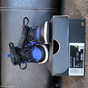 Jordan 1 mid toddler sz 7c
